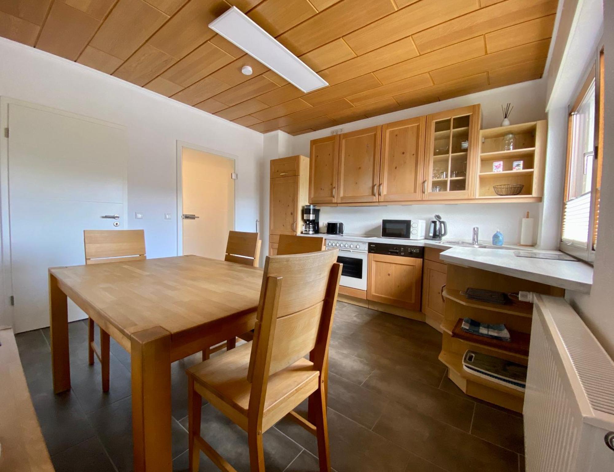 Apartmenthaus Ruhezeit Bad Endbach Exterior foto
